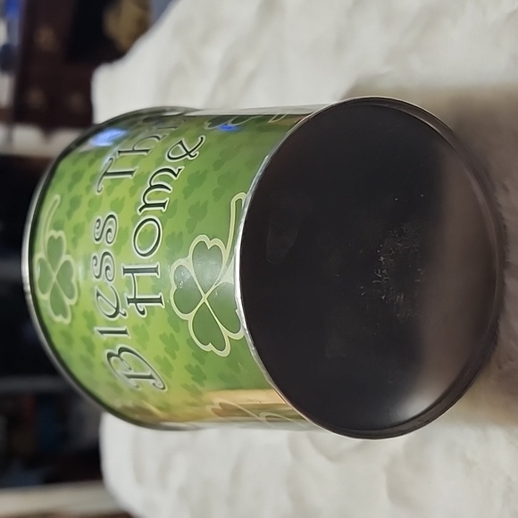 BLESS THIS 🏡 HOME ☘️ SHAMROCK TIN CAN. - Picture 3 of 3